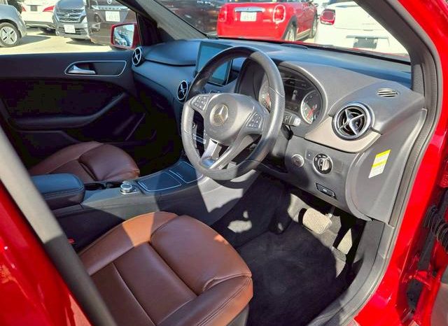 MERCEDES BENZ B-CLASS B180 2017 full