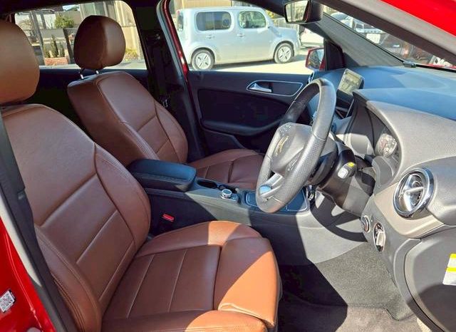 MERCEDES BENZ B-CLASS B180 2017 full