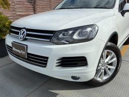 VOLKSWAGEN TOUAREG V6 BLUEMOTION TECHNOLOGY 2015 full
