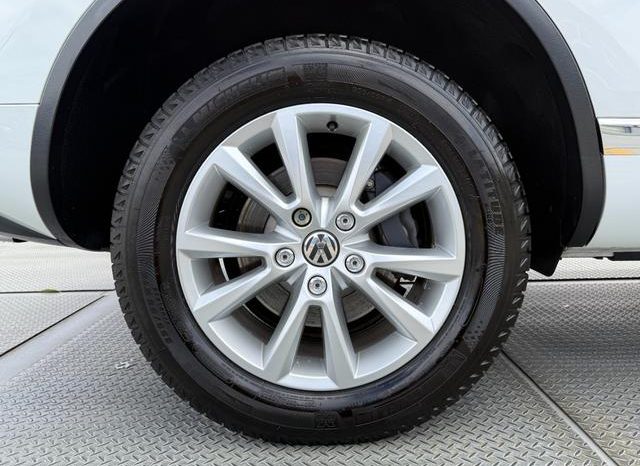 VOLKSWAGEN TOUAREG V6 BLUEMOTION TECHNOLOGY 2015 full