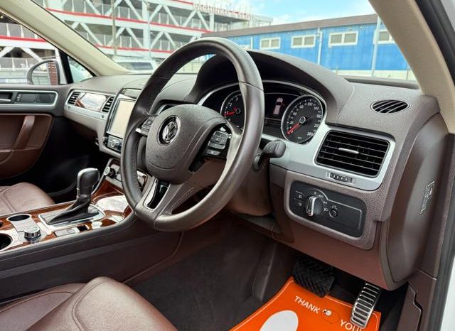 VOLKSWAGEN TOUAREG V6 BLUEMOTION TECHNOLOGY 2015 full