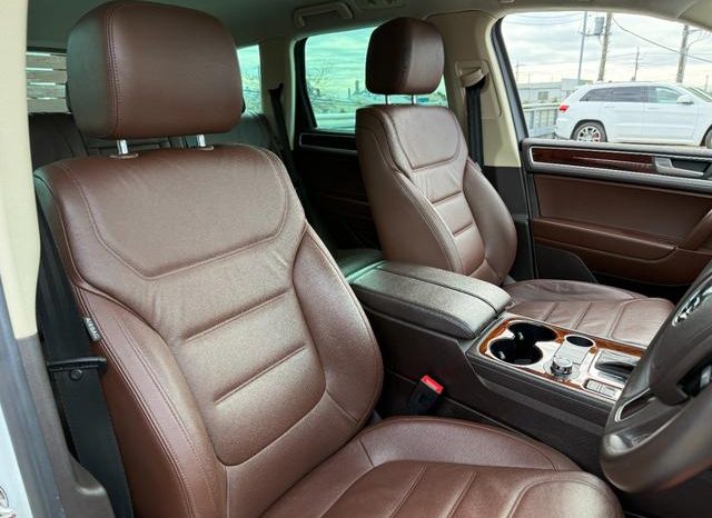 VOLKSWAGEN TOUAREG V6 BLUEMOTION TECHNOLOGY 2015 full