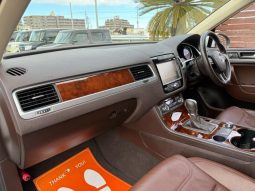 VOLKSWAGEN TOUAREG V6 BLUEMOTION TECHNOLOGY 2015 full