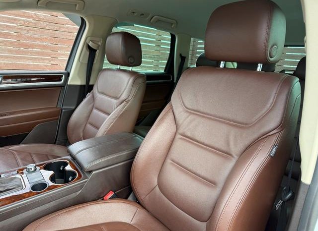 VOLKSWAGEN TOUAREG V6 BLUEMOTION TECHNOLOGY 2015 full