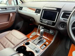 VOLKSWAGEN TOUAREG V6 BLUEMOTION TECHNOLOGY 2015 full