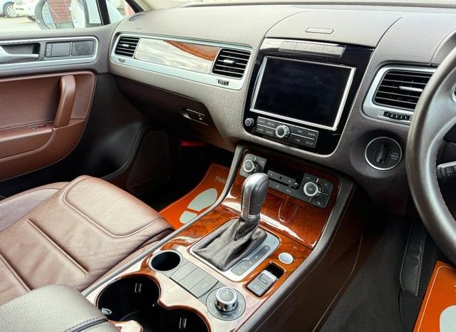 VOLKSWAGEN TOUAREG V6 BLUEMOTION TECHNOLOGY 2015 full