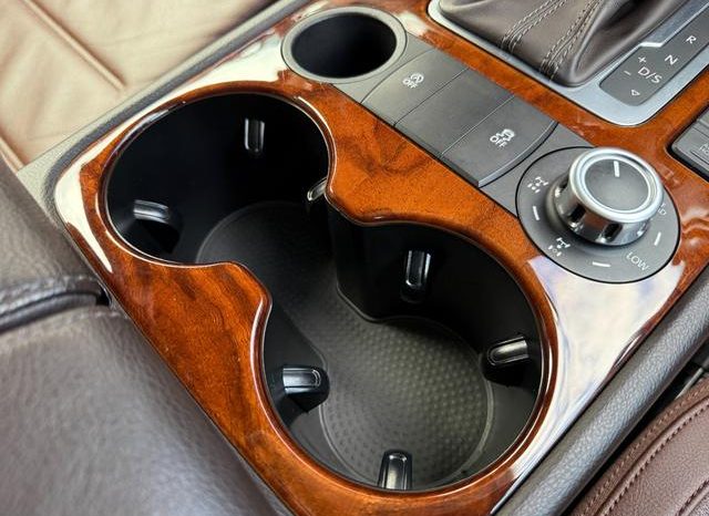 VOLKSWAGEN TOUAREG V6 BLUEMOTION TECHNOLOGY 2015 full