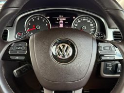 VOLKSWAGEN TOUAREG V6 BLUEMOTION TECHNOLOGY 2015 full