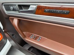 VOLKSWAGEN TOUAREG V6 BLUEMOTION TECHNOLOGY 2015 full