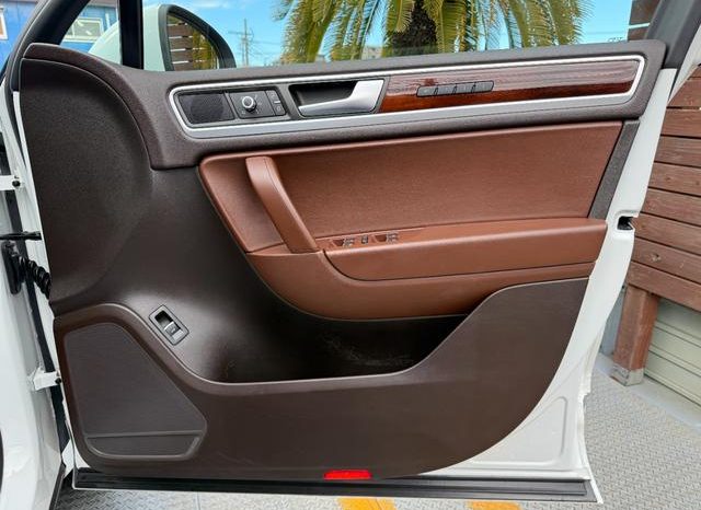 VOLKSWAGEN TOUAREG V6 BLUEMOTION TECHNOLOGY 2015 full