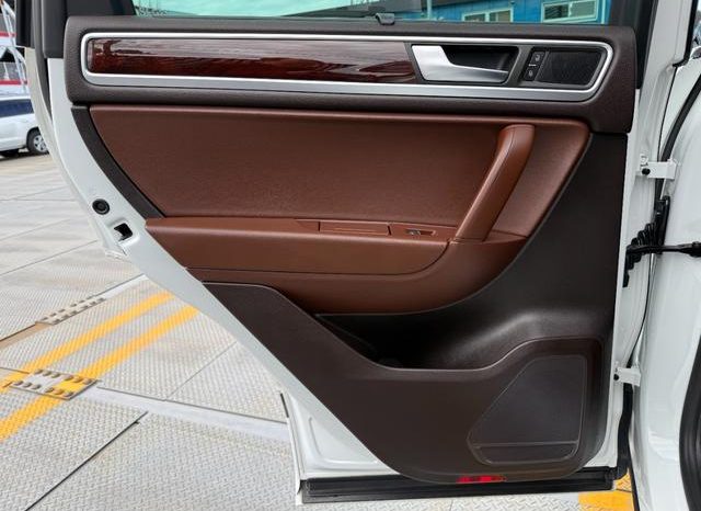 VOLKSWAGEN TOUAREG V6 BLUEMOTION TECHNOLOGY 2015 full