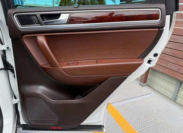 VOLKSWAGEN TOUAREG V6 BLUEMOTION TECHNOLOGY 2015 full