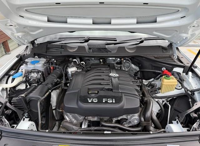 VOLKSWAGEN TOUAREG V6 BLUEMOTION TECHNOLOGY 2015 full