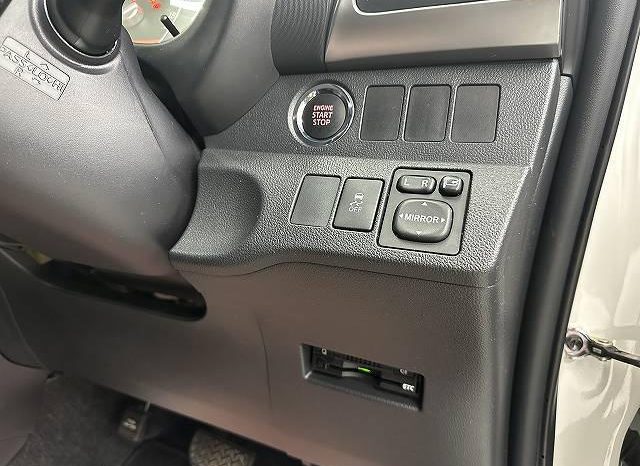 TOYOTA RACTIS S 2013 full