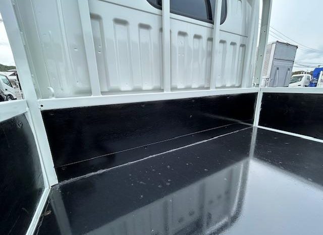 MITSUBISHI FUSO CANTER GUTS 2017 full