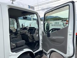 MITSUBISHI FUSO CANTER GUTS 2017 full