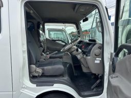 MITSUBISHI FUSO CANTER GUTS 2017 full