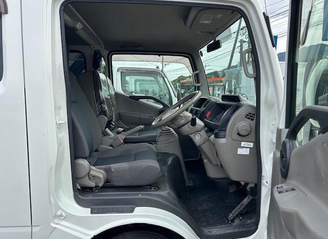 MITSUBISHI FUSO CANTER GUTS 2017 full