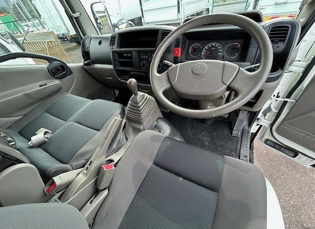 MITSUBISHI FUSO CANTER GUTS 2017 full