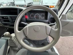 MITSUBISHI FUSO CANTER GUTS 2017 full