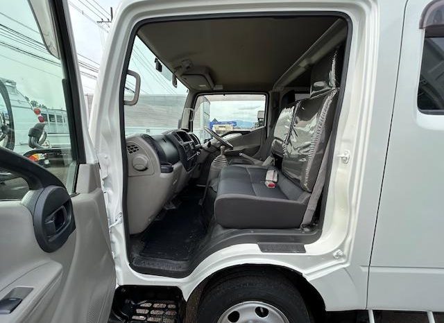 MITSUBISHI FUSO CANTER GUTS 2017 full