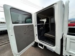 MITSUBISHI FUSO CANTER GUTS 2017 full