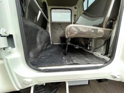 MITSUBISHI FUSO CANTER GUTS 2017 full