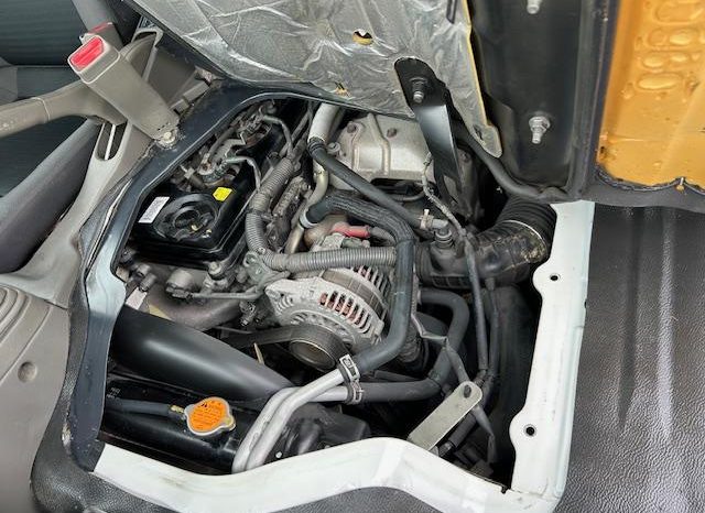 MITSUBISHI FUSO CANTER GUTS 2017 full