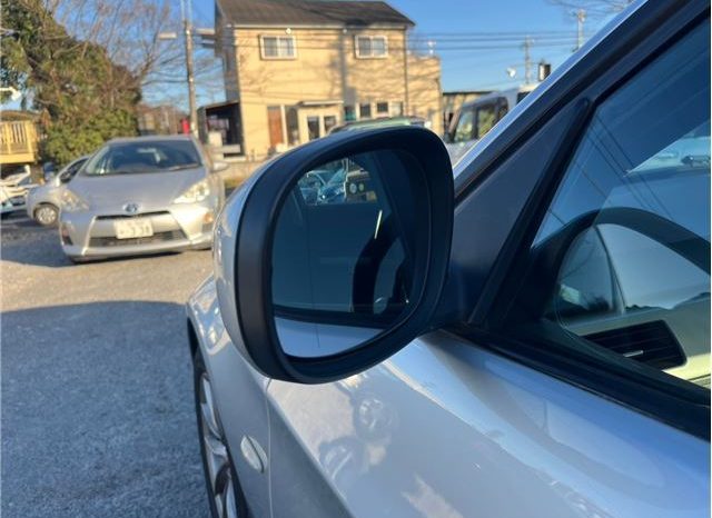 BMW 3 Series 320i 2010 full