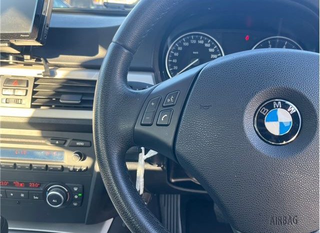 BMW 3 Series 320i 2010 full