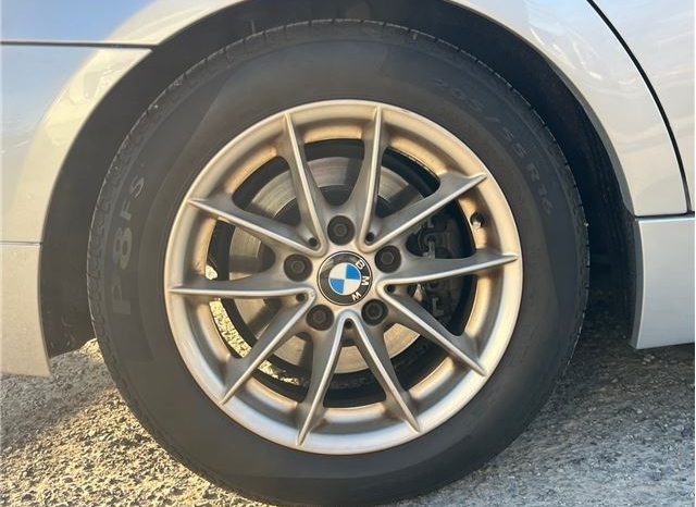 BMW 3 Series 320i 2010 full