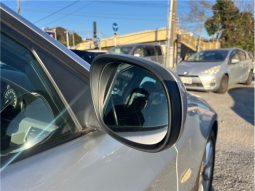 BMW 3 Series 320i 2010 full