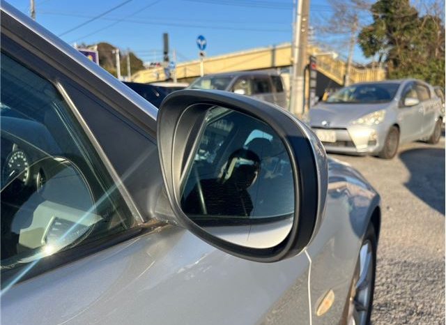 BMW 3 Series 320i 2010 full