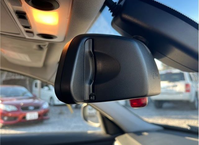 BMW 3 Series 320i 2010 full