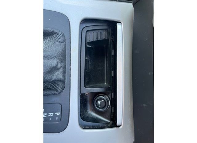 BMW 3 Series 320i 2010 full