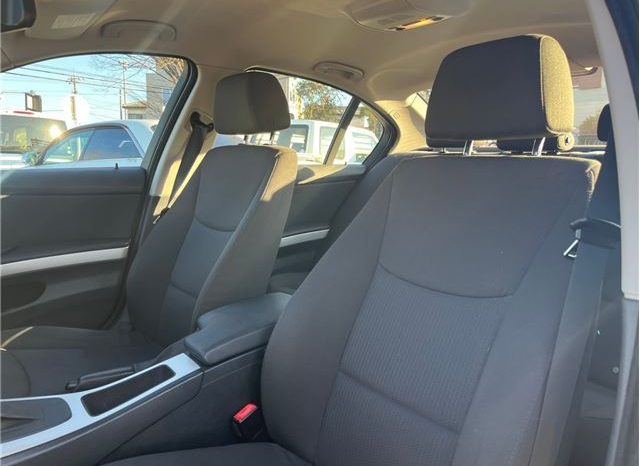 BMW 3 Series 320i 2010 full