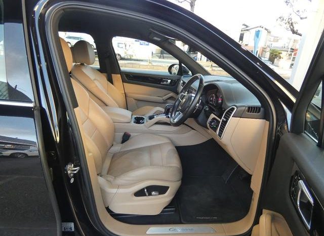 PORSCHE CAYENNE BASEGRADE 2019 full