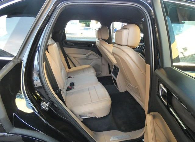 PORSCHE CAYENNE BASEGRADE 2019 full