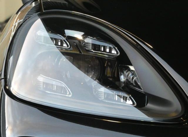 PORSCHE CAYENNE BASEGRADE 2019 full