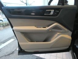 PORSCHE CAYENNE BASEGRADE 2019 full