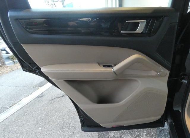 PORSCHE CAYENNE BASEGRADE 2019 full