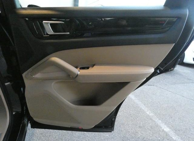 PORSCHE CAYENNE BASEGRADE 2019 full