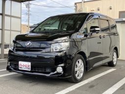 TOYOTA VOXY Z 2009 full