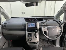 TOYOTA VOXY Z 2009 full