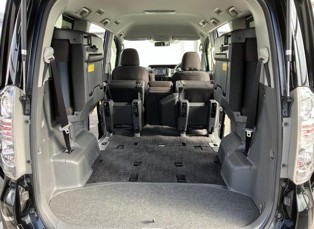 TOYOTA VOXY Z 2009 full