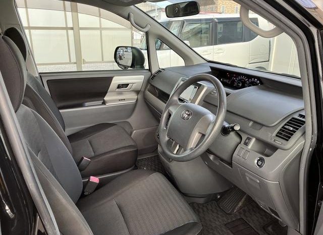 TOYOTA VOXY Z 2009 full