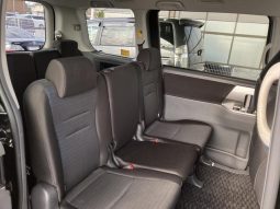 TOYOTA VOXY Z 2009 full