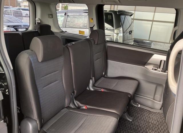 TOYOTA VOXY Z 2009 full