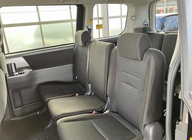 TOYOTA VOXY Z 2009 full