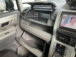 TOYOTA VOXY Z 2009 full